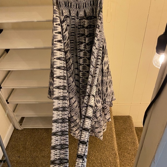 Diva Collection Size Medium Pattern dress - Picture 5 of 9